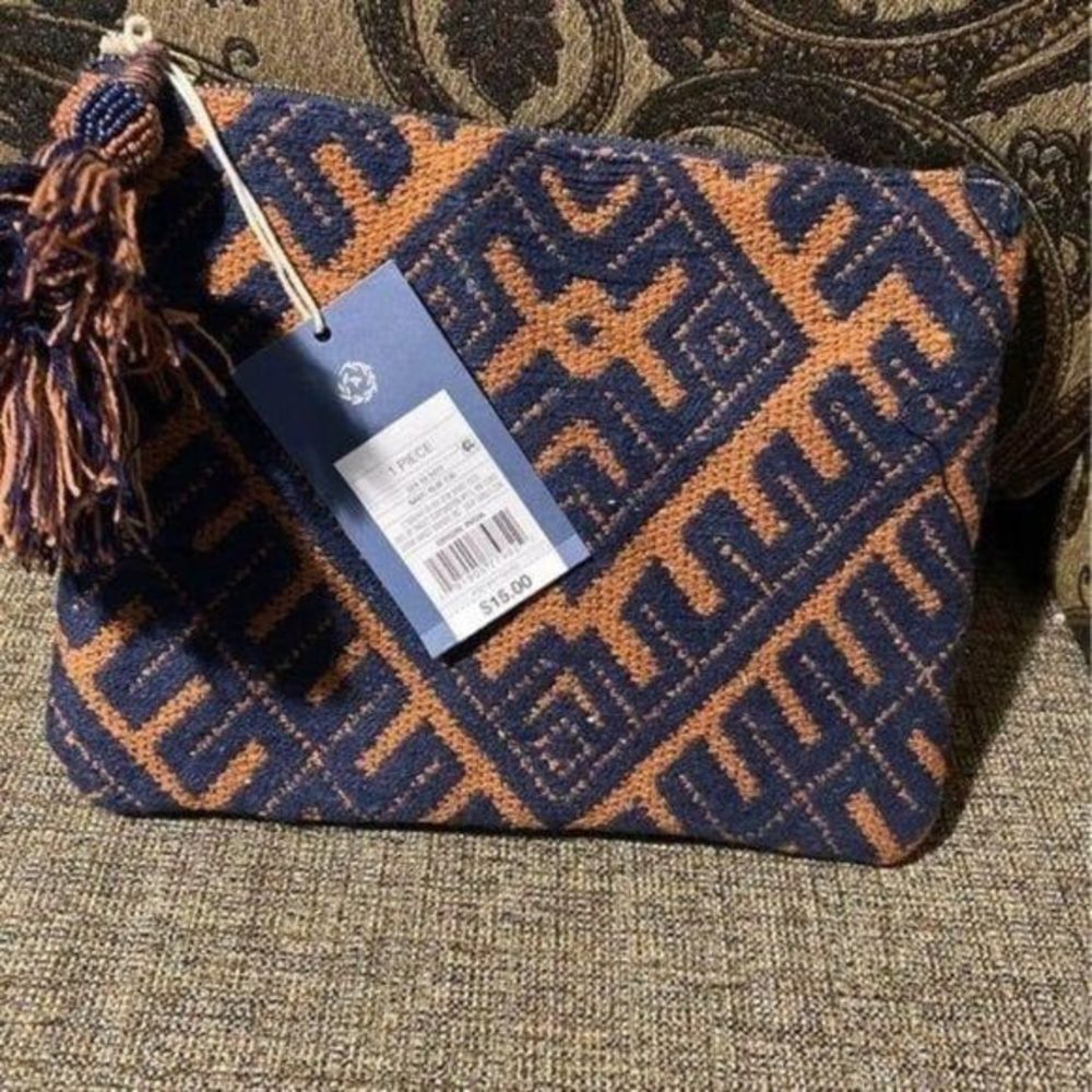 Universal Thread frill Pom Pom clutch purse makeup bag brand new - Picture 5 of 7